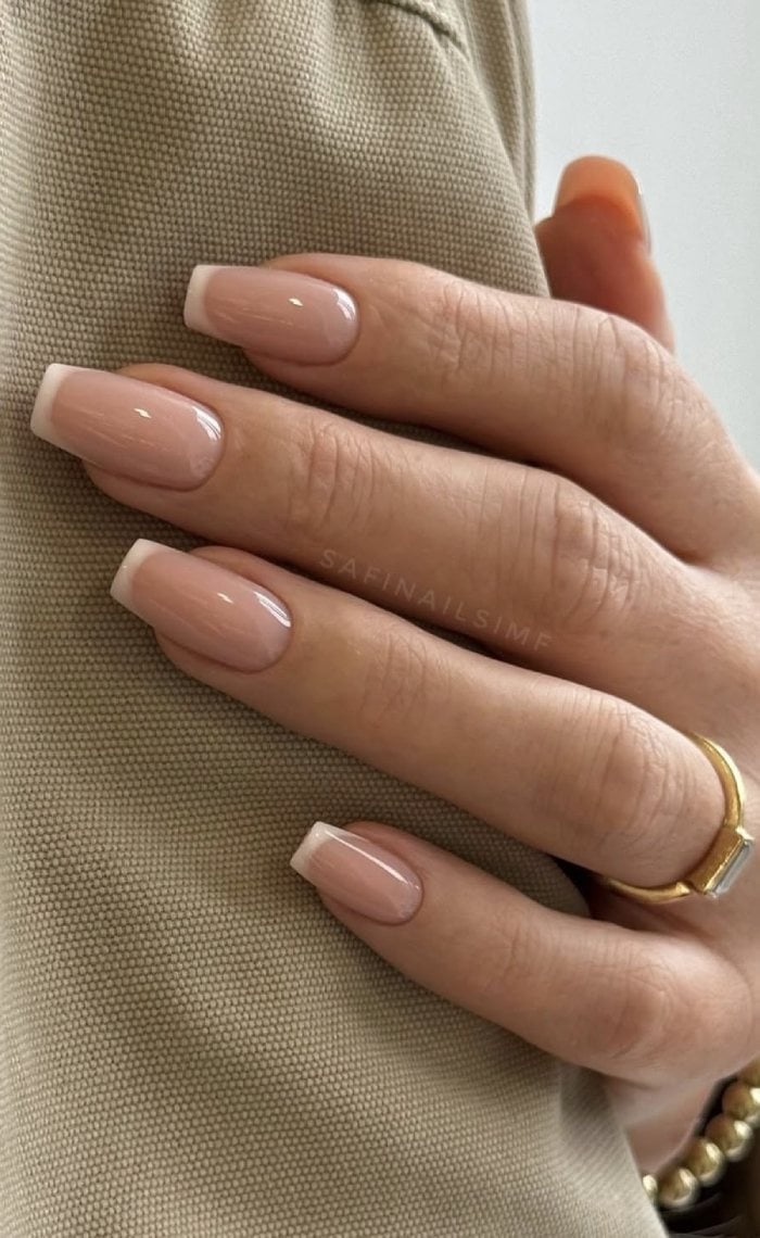 Classic French Manicure Medium Square Nails Classic French Manicure Medium Square Nails — Trendy Medium Square Nails