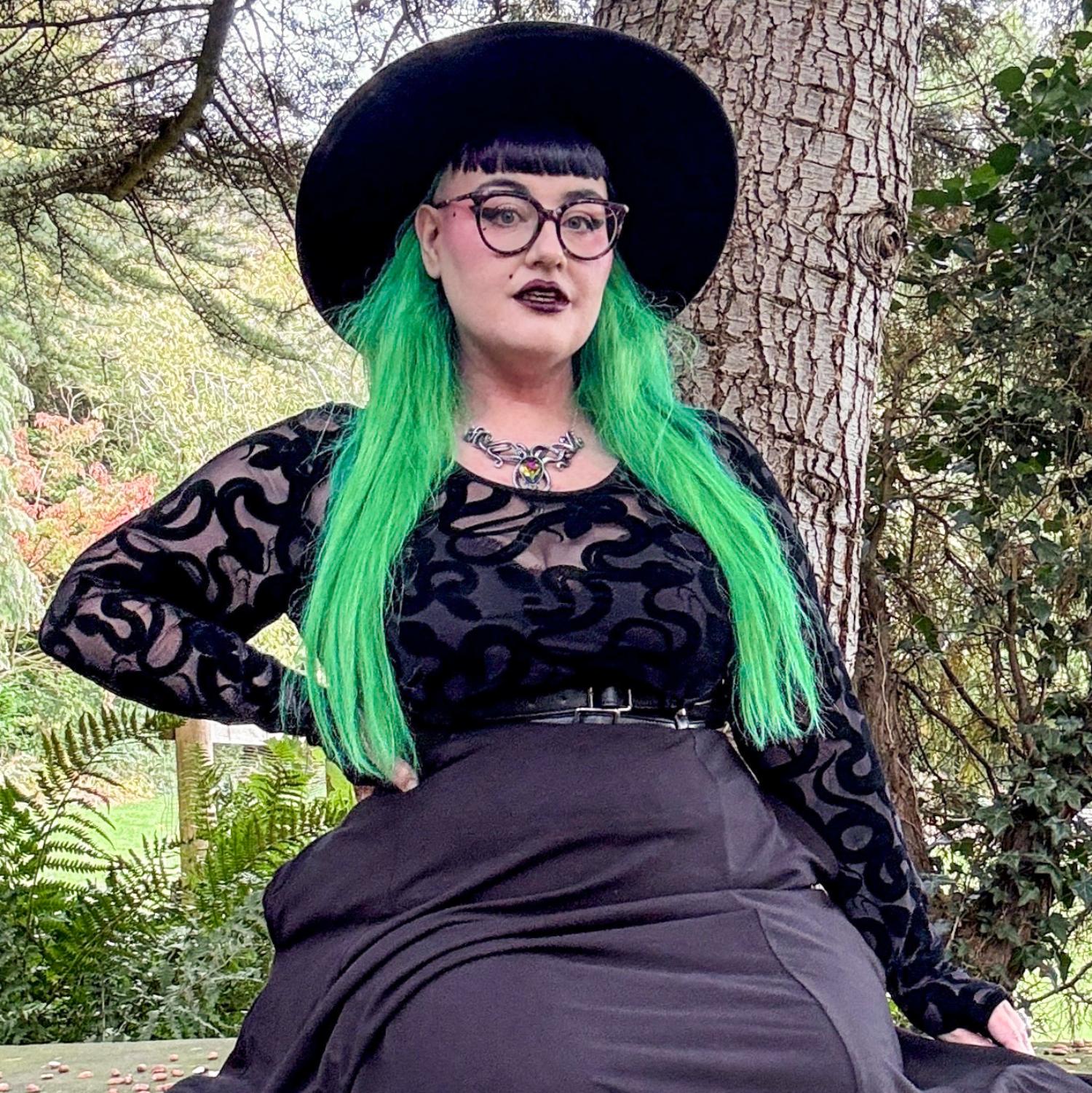Flock Mesh Top With Full Black Skirt Flock Mesh Top With Full Black Skirt — Trendy Mesh Top Outfits