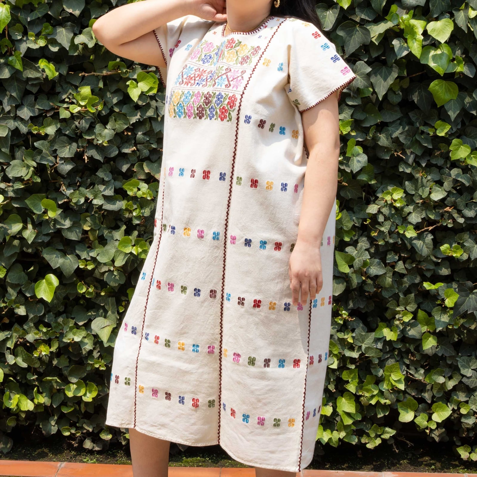 Cream Shift Dress with Multicolor Geometric Embroidery — Trendy Mexico Outfits