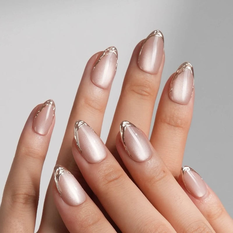 Short Oval Pale Pink with Metallic Silver French Tips Short Oval Pale Pink with Metallic Silver French Tips — Trendy Minimal Nails