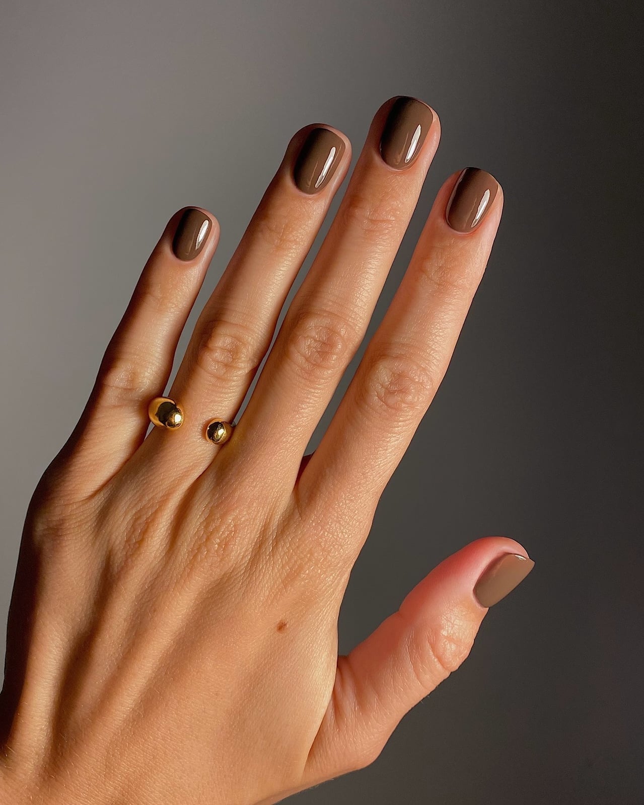 Glossy Warm Dark Brown Medium Almond Nails — Trendy Mocha Nails