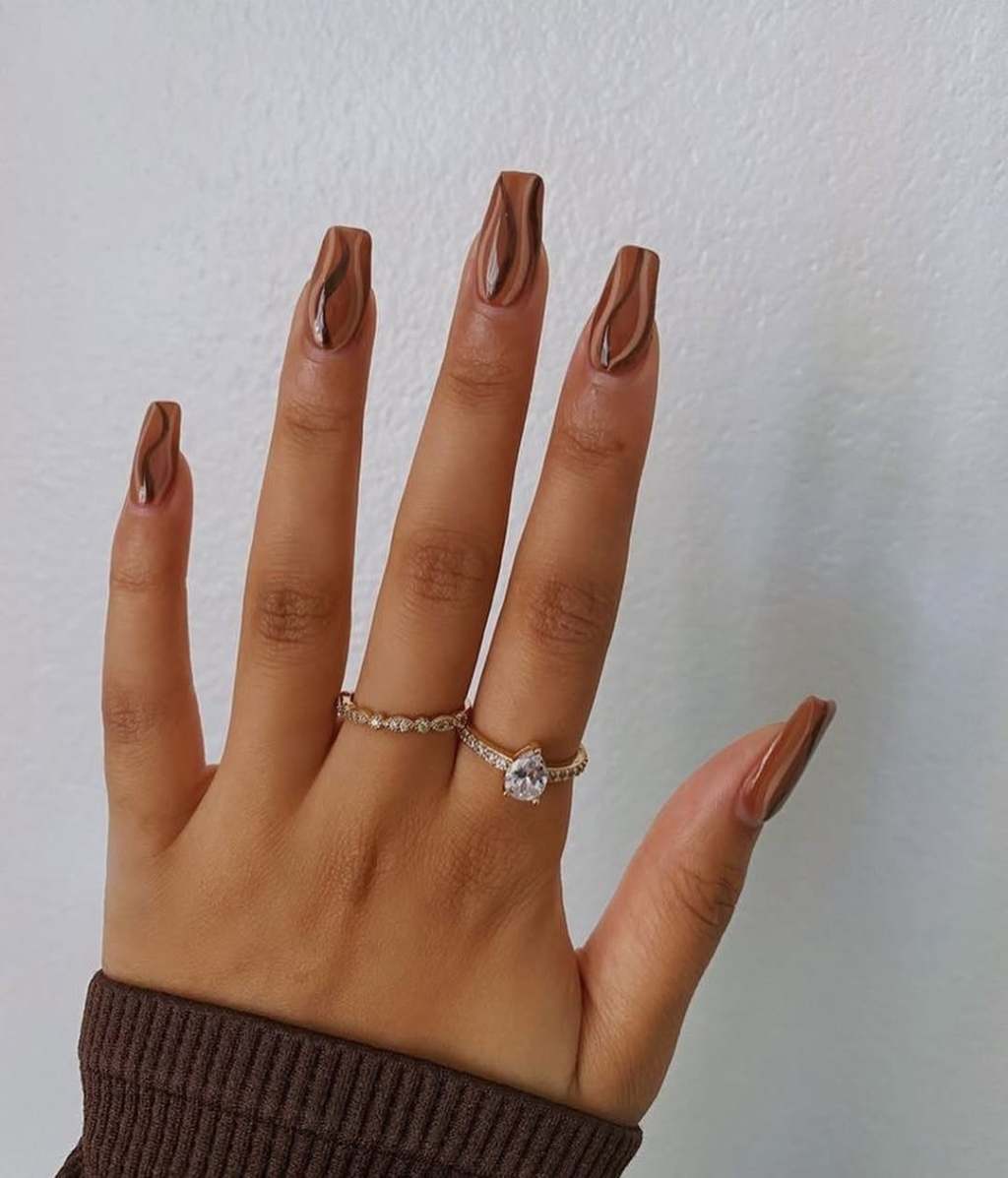 Lighter Brown Swirl Short Square Nails — Trendy Mocha Nails