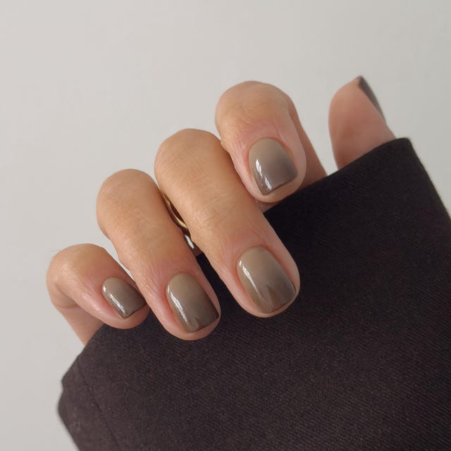 Mocha Gradient Short Square Nails — Trendy Mocha Nails