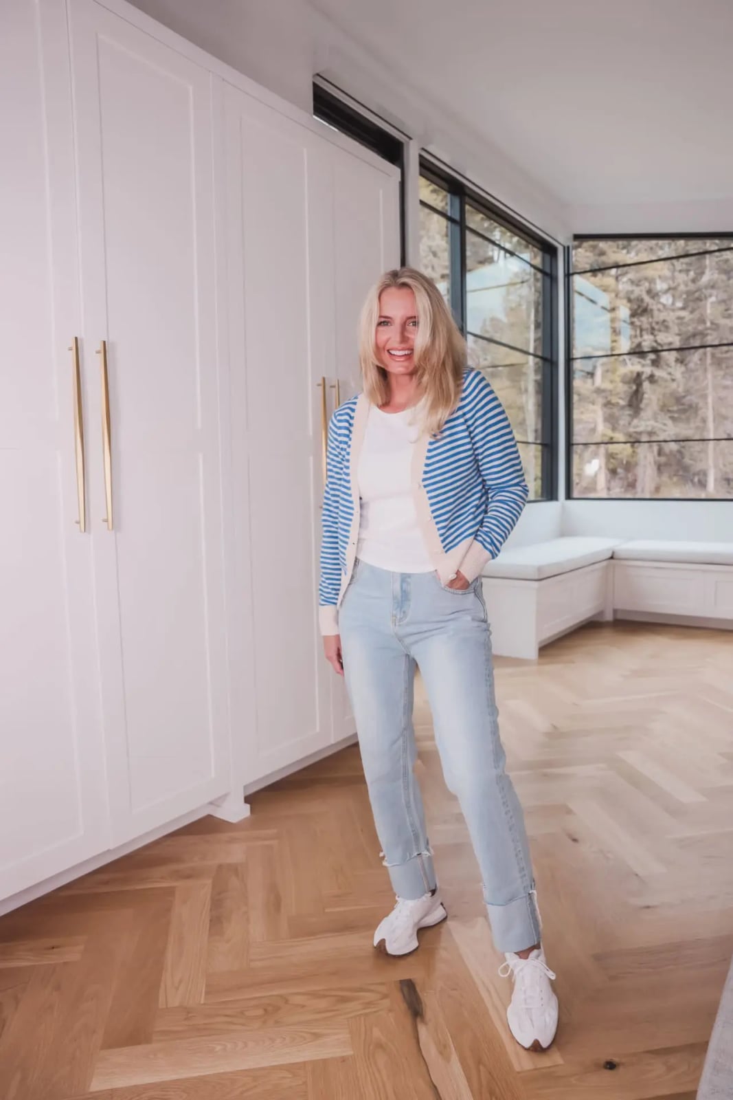 Light Wash Mom Jeans with Striped Cardigan Over White T-Shirt, Knit — Trendy Mom Jeans Outfits