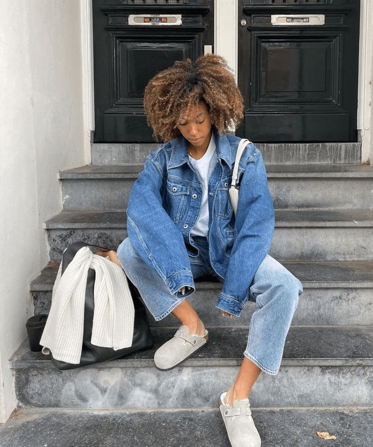 Medium Wash Mom Jeans with a T-Shirt, Office-Safe Version — Trendy Mom Jeans Outfits