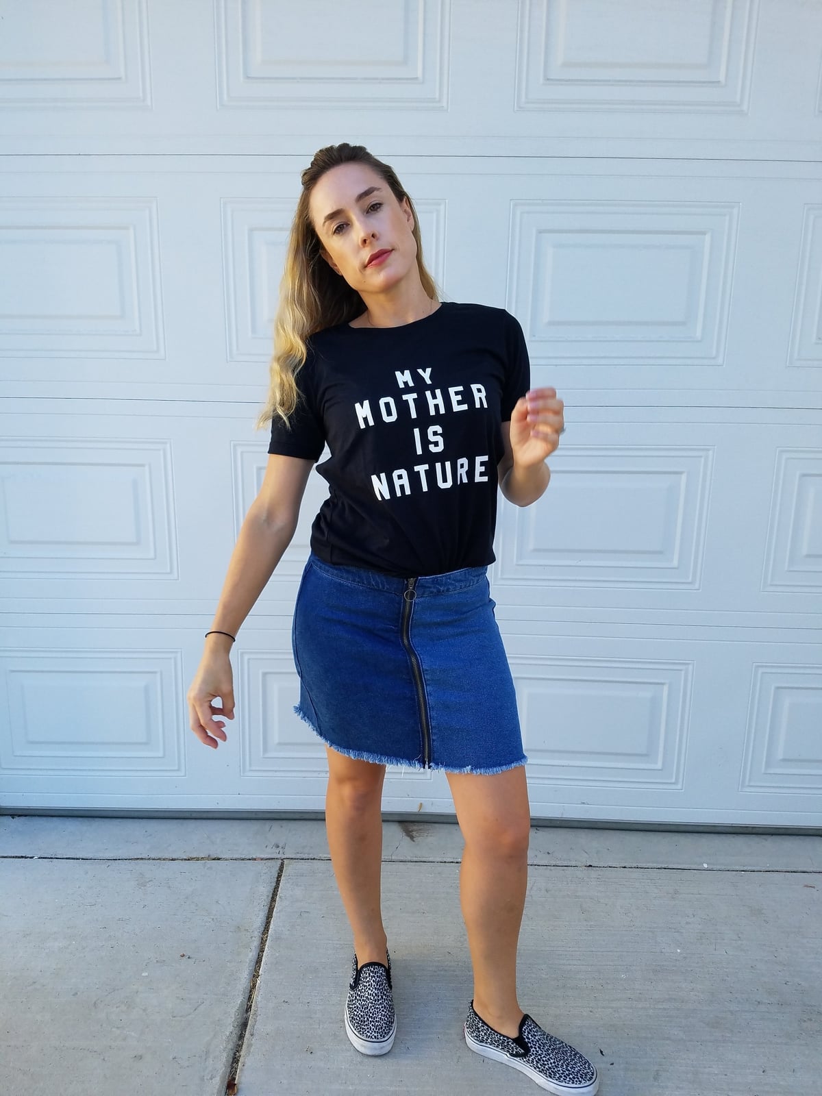 Graphic T-Shirt With Denim Mini Skirt, Close-Up Take — Trendy Mom Outfits