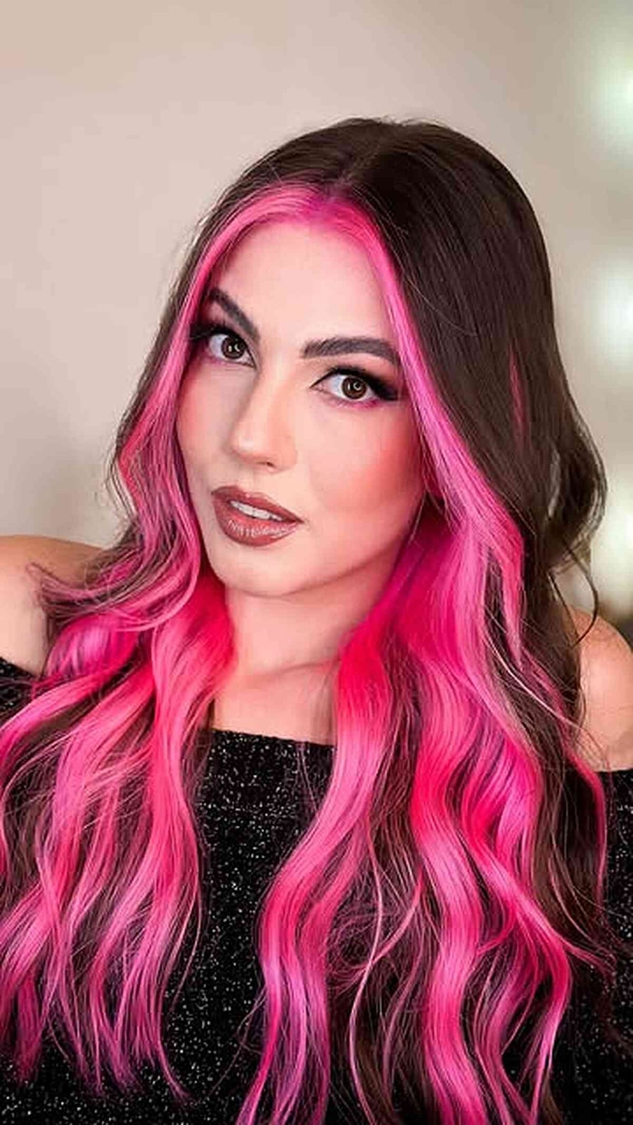 Collarbone Wavy Hair With Pink Money Piece — Trendy Money Piece Hair