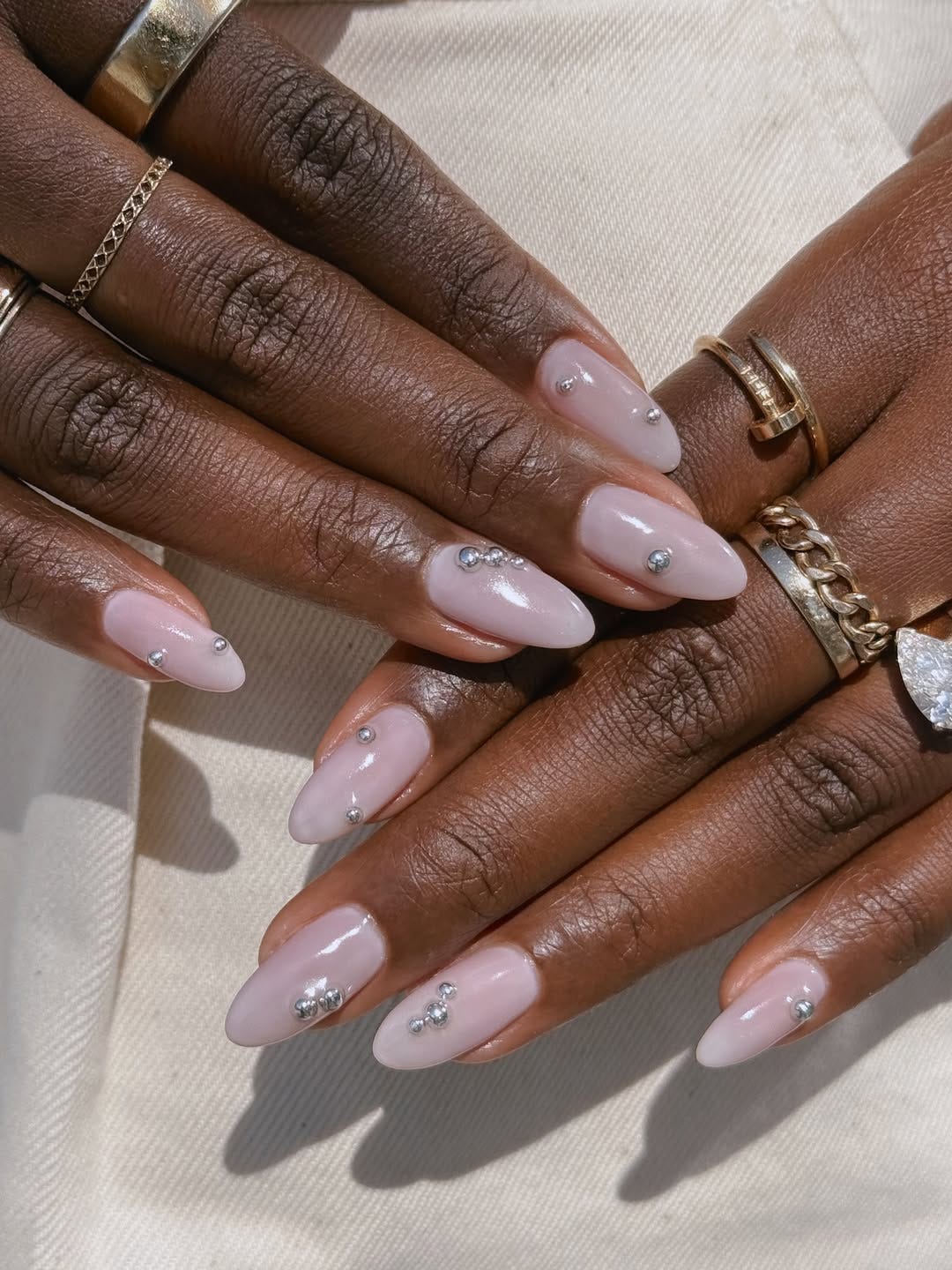 Medium Almond Silver Bead Accent Nails Medium Almond Silver Bead Accent Nails — Trendy Natural Nails