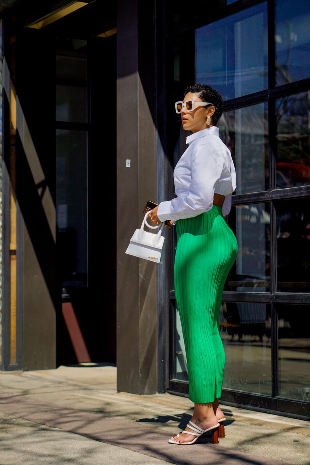 Cropped Shirt With Bright Green Wide-Leg Trousers Cropped Shirt With Bright Green Wide-Leg Trousers — Trendy Night Outfits