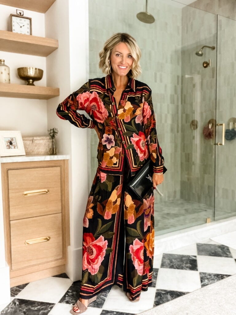 Floral Print Satin Set With Strappy Sandals Floral Print Satin Set With Strappy Sandals — Trendy Night Outfits