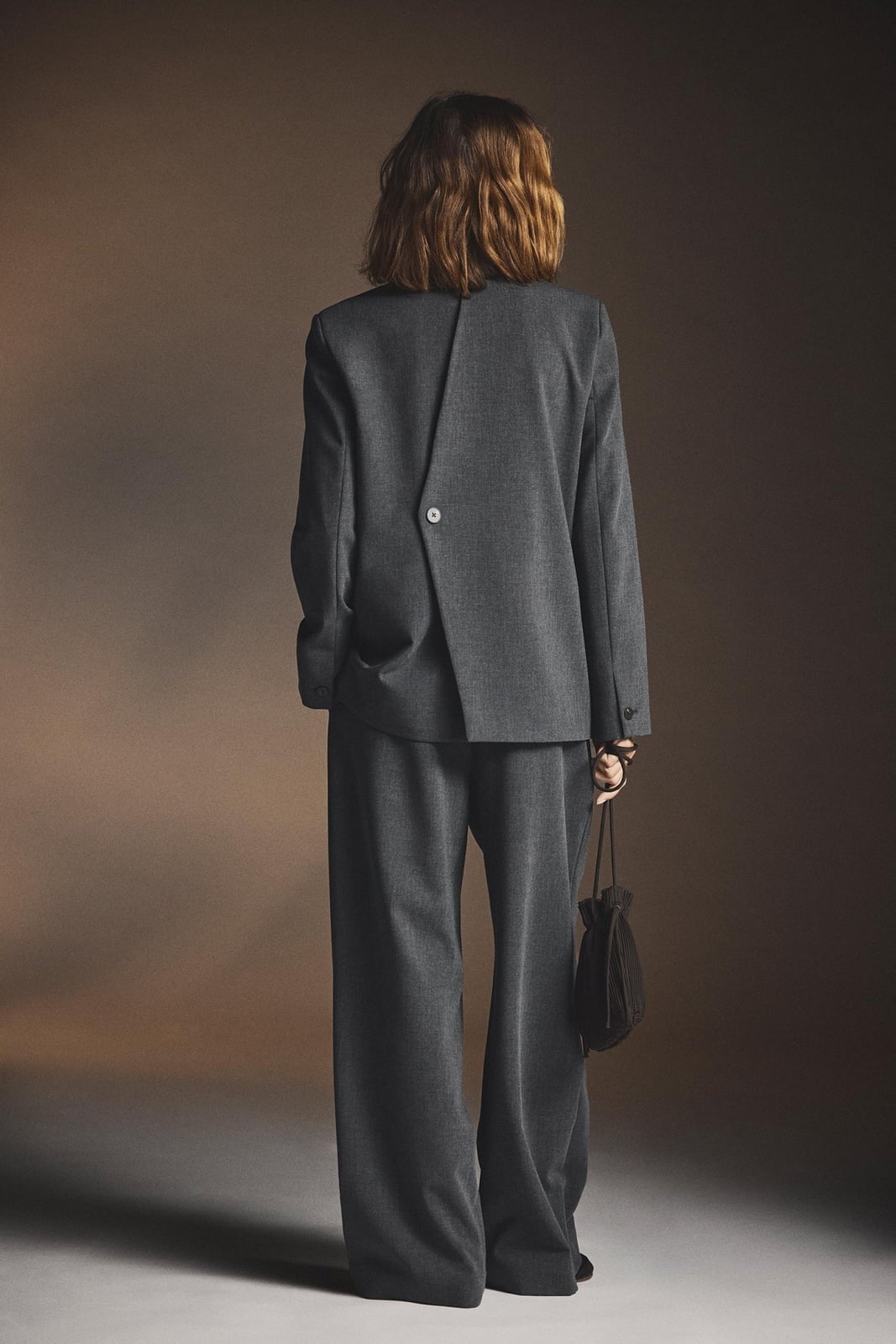 Grey Oversized Blazer and Trousers for Modern Office With Wool Blend — Trendy Office Outfits