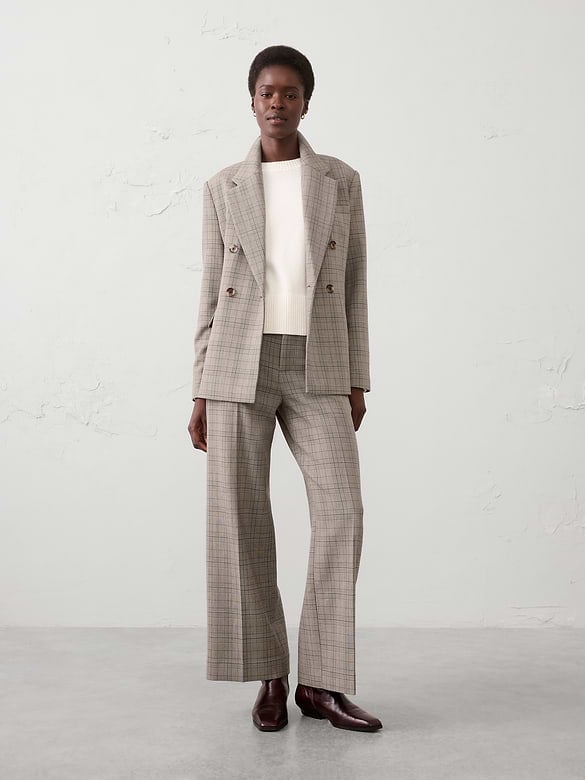 Grey Plaid Blazer and Cream Sweater for Office — Trendy Office Outfits