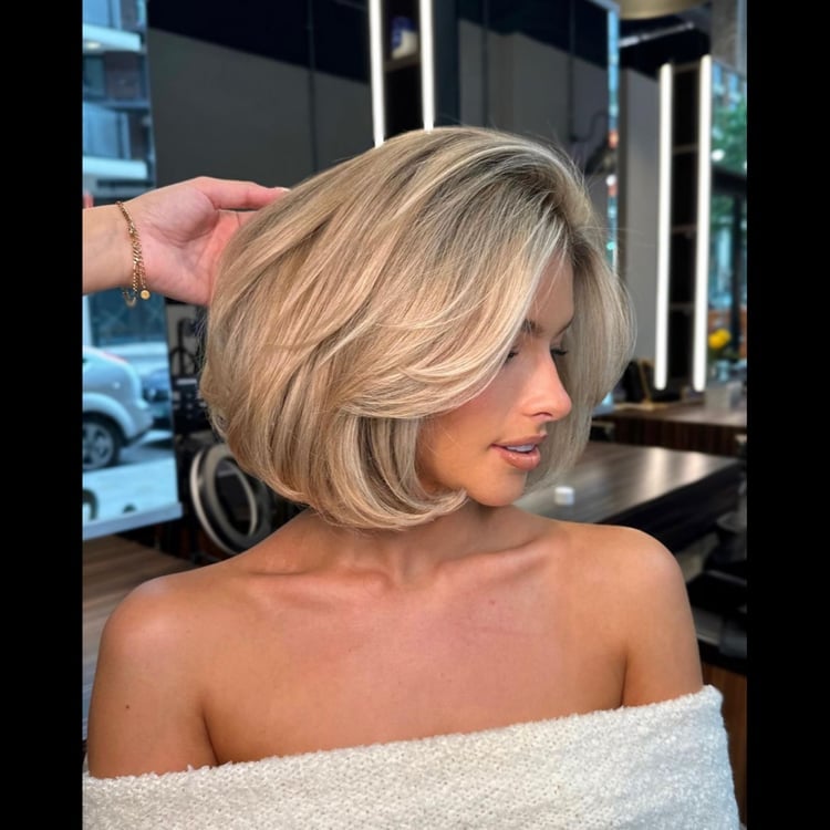 Chin Length Platinum Bob With Lowlights Chin Length Platinum Bob With Lowlights — Trendy Old Money Blonde