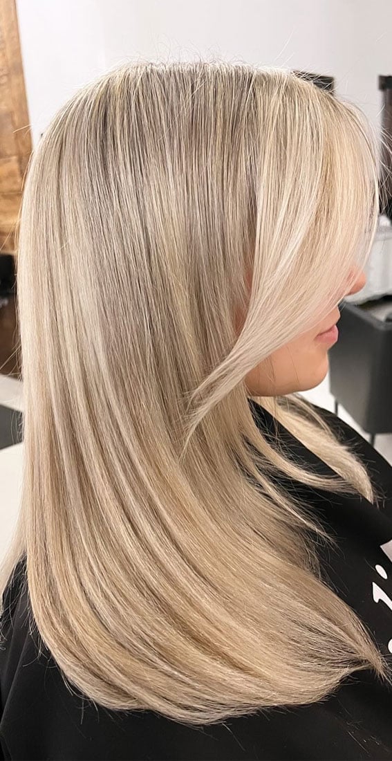 Mid-Back Champagne Blonde With Balayage and Long Layers Mid-Back Champagne Blonde With Balayage and Long Layers — Trendy Old Money Blonde