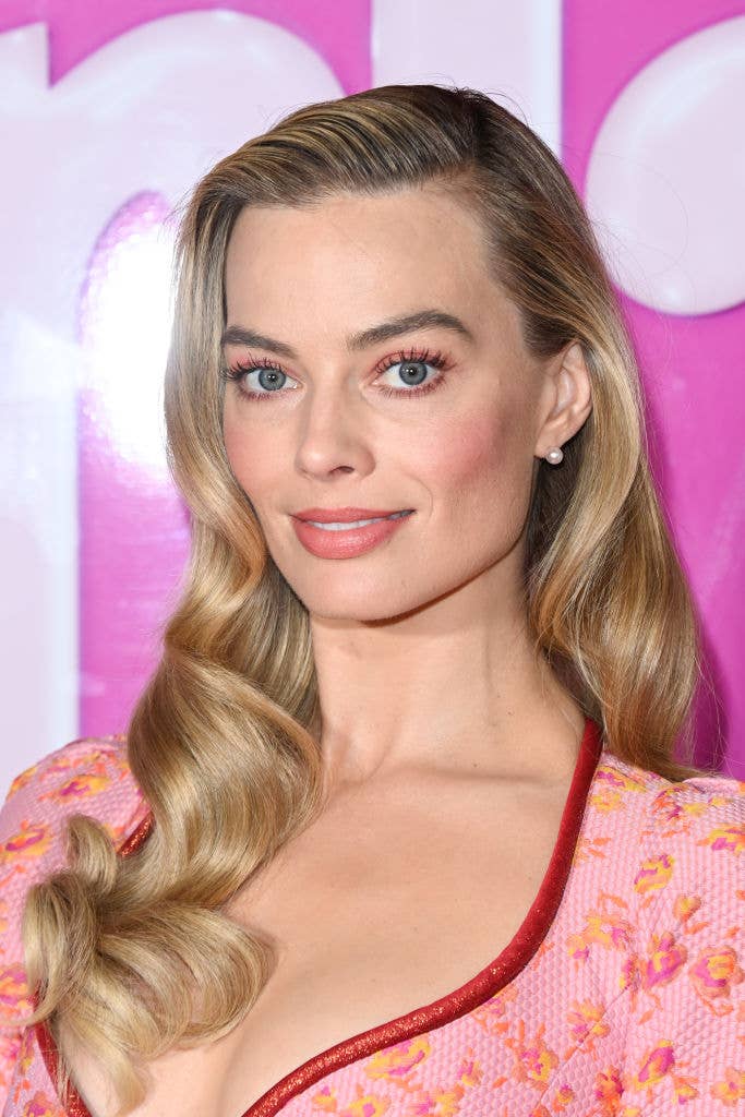 Mid-Back Creamy Blonde With Subtle Dimension Mid-Back Creamy Blonde With Subtle Dimension — Trendy Old Money Blonde