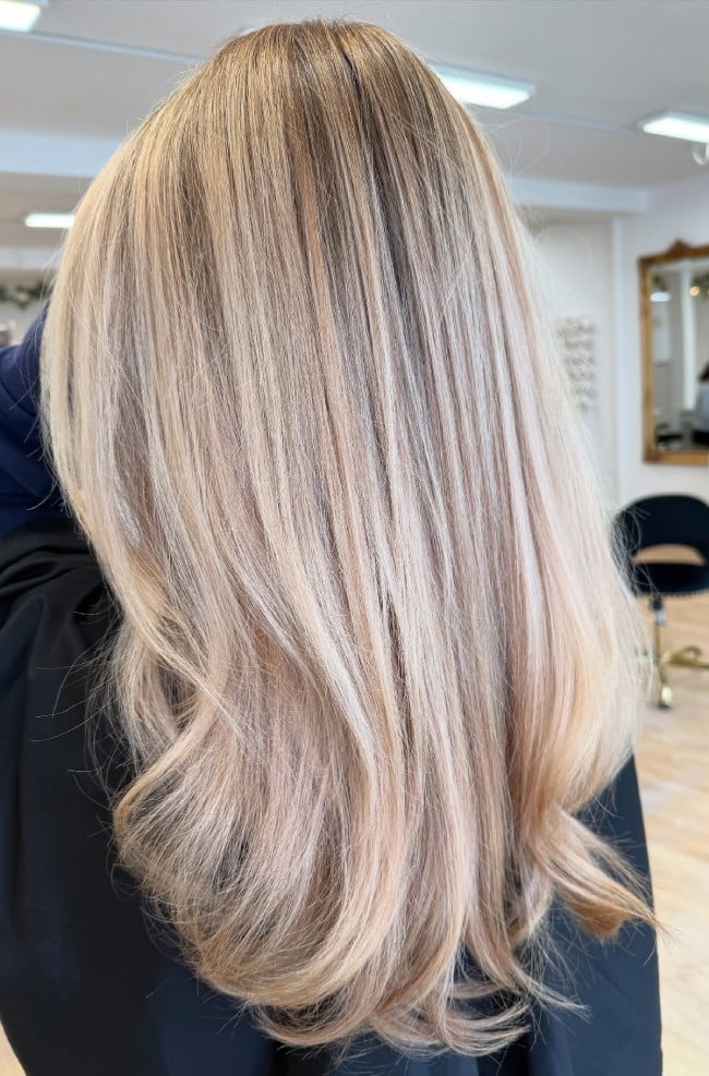 Mid-Back Champagne Blonde With Babylights Mid-Back Champagne Blonde With Babylights — Trendy Old Money Blonde