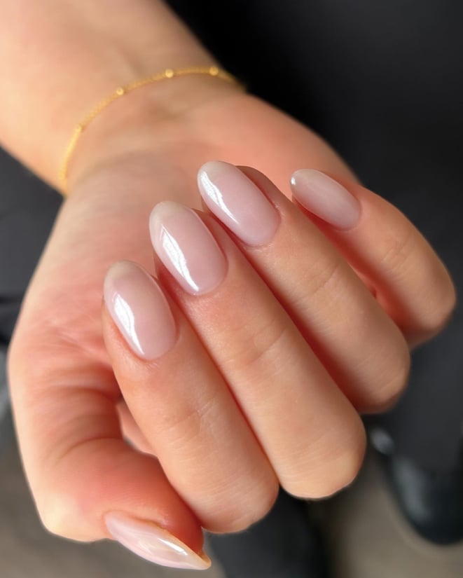 Medium Oval Sheer Milky Pink Shimmer Medium Oval Sheer Milky Pink Shimmer — Trendy Old Money Nails