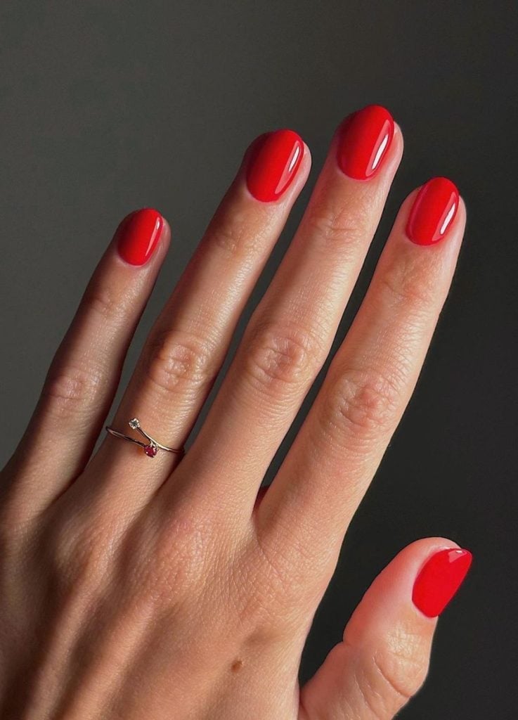 Short Oval Vibrant Red Glossy Nails Short Oval Vibrant Red Glossy Nails — Trendy Old Money Nails