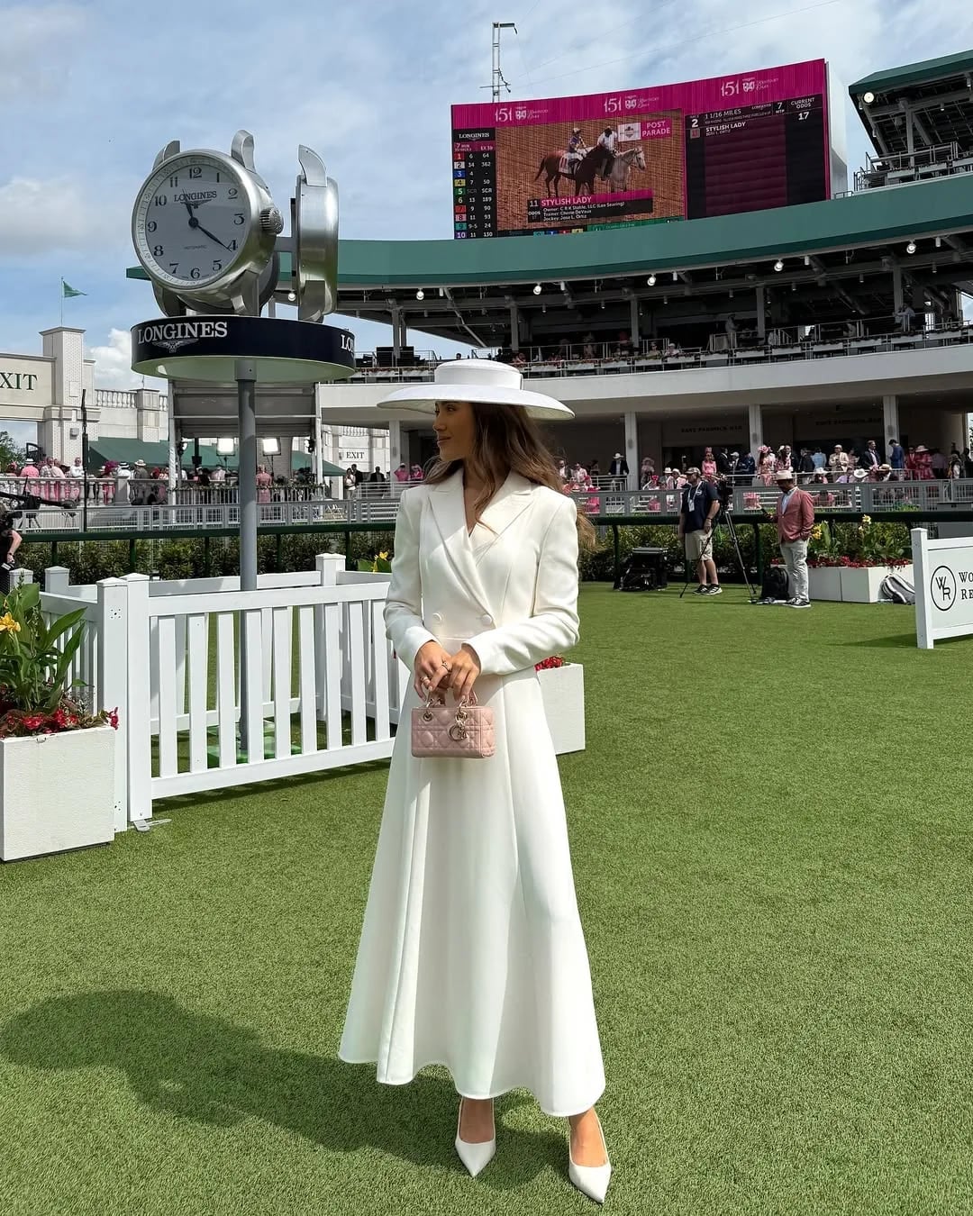 White Double-Breasted Coat Dress for Daytime Events White Double-Breasted Coat Dress for Daytime Events — Trendy Old Money Outfits