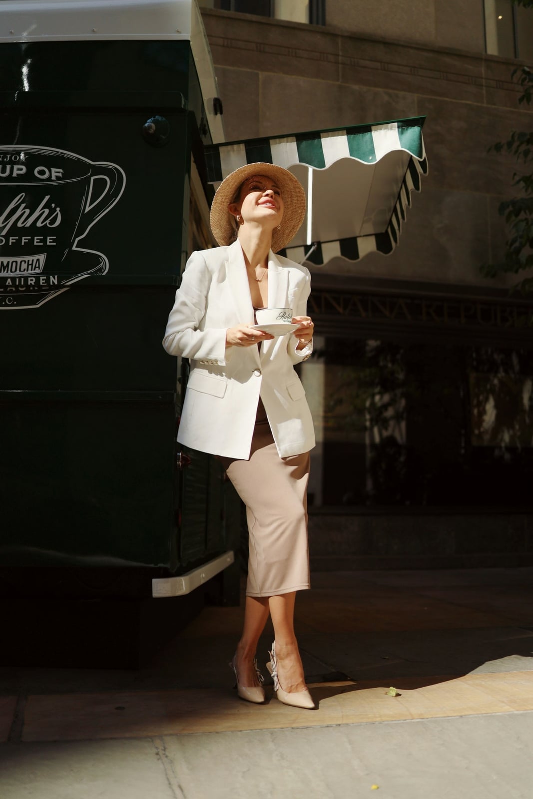 White Oversized Blazer with Beige Pencil Skirt and Pointed-Toe Pumps White Oversized Blazer with Beige Pencil Skirt and Pointed-Toe Pumps — Trendy Old Money Outfits