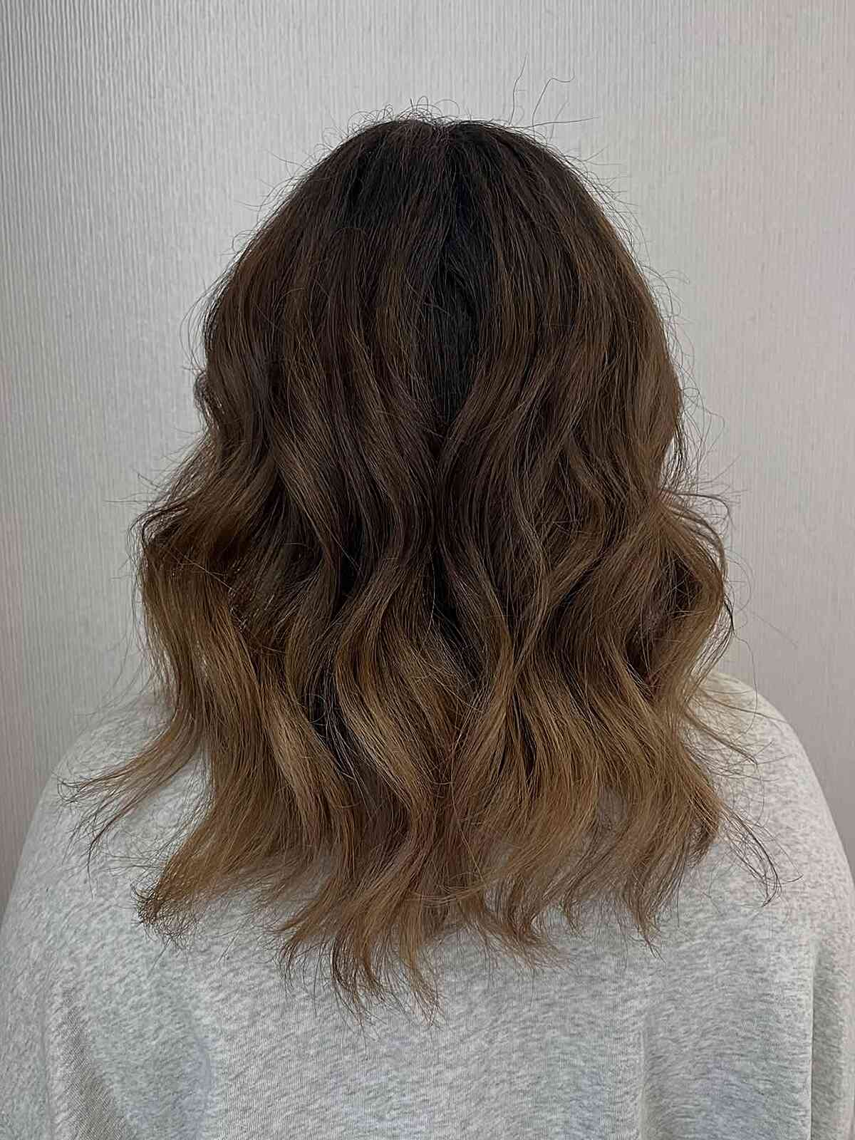 Collarbone Layers Dark Brown To Light Brown Ombre Collarbone Layers Dark Brown To Light Brown Ombre — Trendy Ombre Hair Color