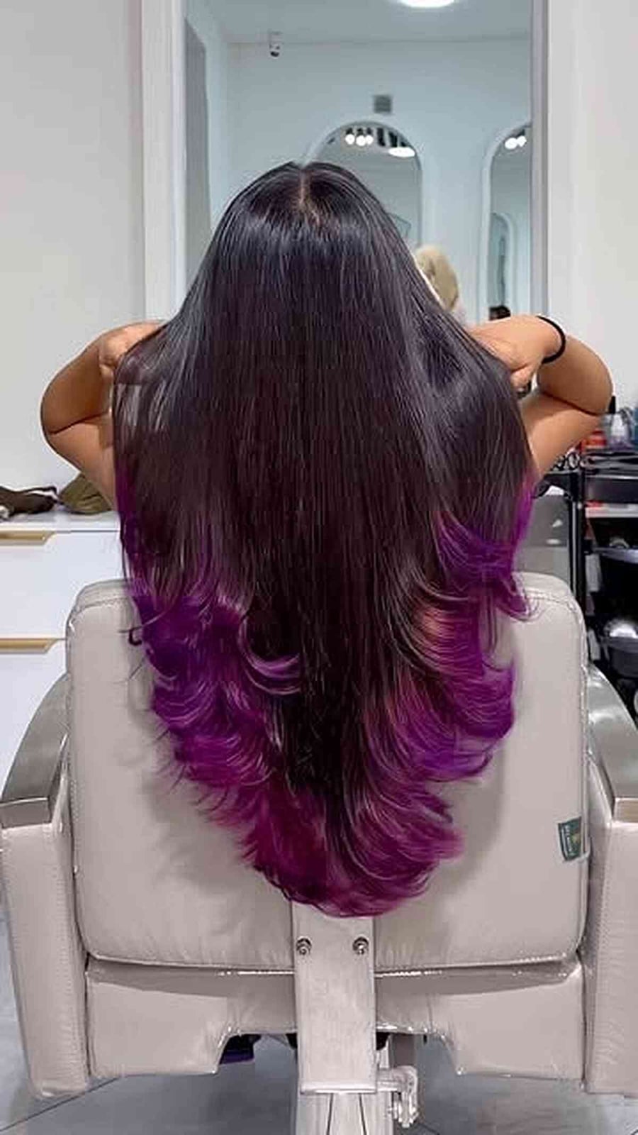 Mid-Back Layers Dark Brown To Caramel Ombre, Office-Safe, Second Look Mid-Back Layers Dark Brown To Caramel Ombre, Office-Safe, Second Look — Trendy Ombre Hair Color