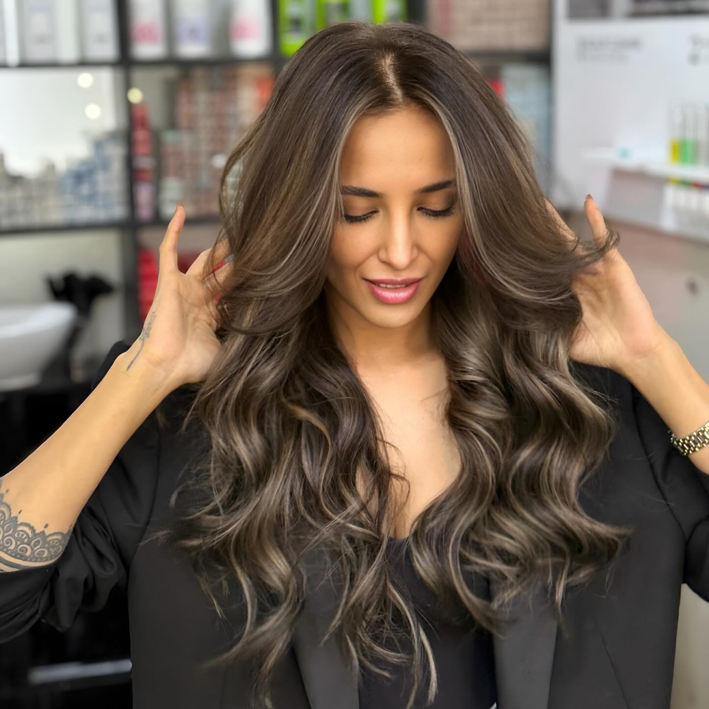 Mid-Back Layers Dark Blonde To Light Blonde Ombre, Office-Safe Version Mid-Back Layers Dark Blonde To Light Blonde Ombre, Office-Safe Version — Trendy Ombre Hair Color