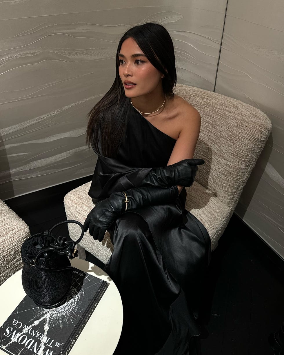 Black One-Shoulder Satin Dress with Opera Gloves Black One-Shoulder Satin Dress with Opera Gloves — Trendy Opera Outfits