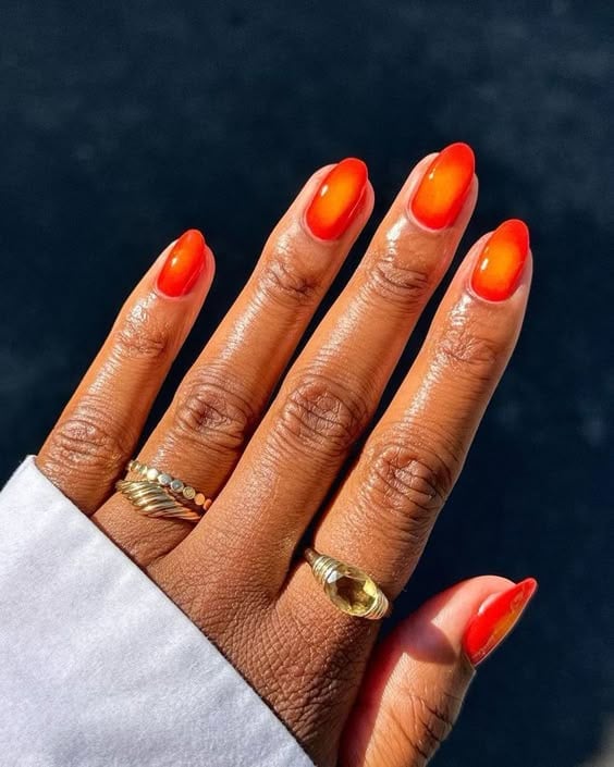 Short Oval Red To Orange Ombre Gradient Short Oval Red To Orange Ombre Gradient — Trendy Orange Nails