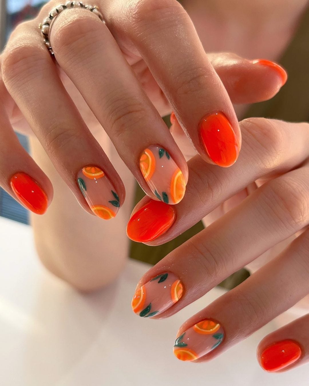 Short Oval Nails Tropical Orange Slice Art Short Oval Nails Tropical Orange Slice Art — Trendy Orange Nails