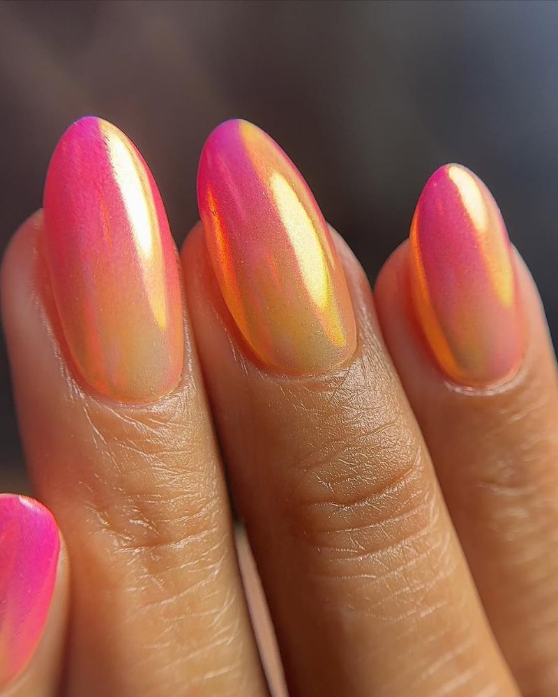 Short Oval Iridescent Chrome Nails Short Oval Iridescent Chrome Nails — Trendy Orange Nails