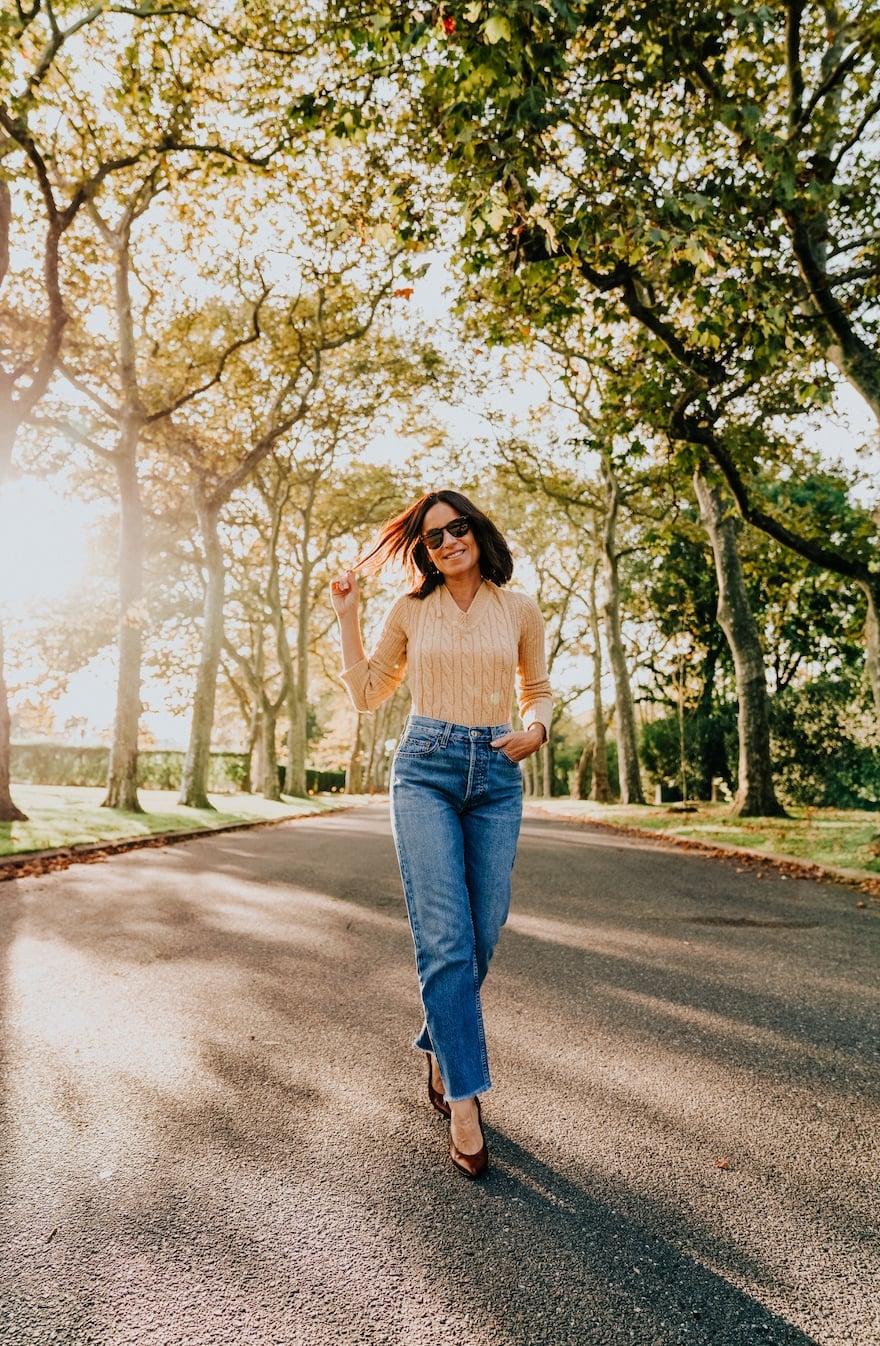 Yellow Cable Knit Sweater with Straight Leg Jeans and Brown Heels Yellow Cable Knit Sweater with Straight Leg Jeans and Brown Heels — Trendy Outfit Ideas