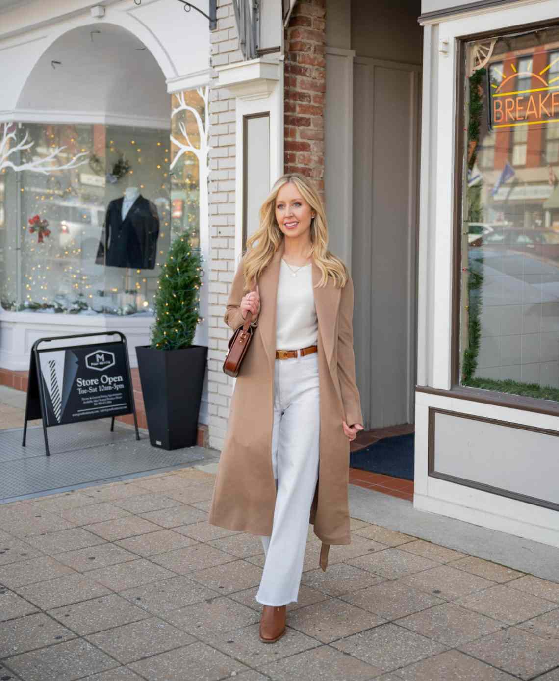 Long Camel Wool Coat Over White Sweater and Light Blue, Close-Up Take Long Camel Wool Coat Over White Sweater and Light Blue, Close-Up Take — Trendy Outfit Ideas