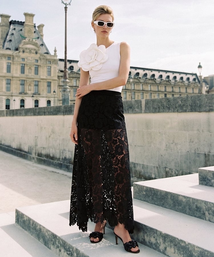 Sleeveless Top With Floral Applique and Lace Maxi Skirt Sleeveless Top With Floral Applique and Lace Maxi Skirt — Trendy Parisian Style