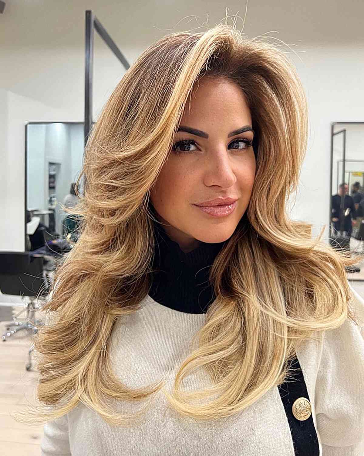 Voluminous Blowout With Honey Blonde Balayage — Trendy Party Hair