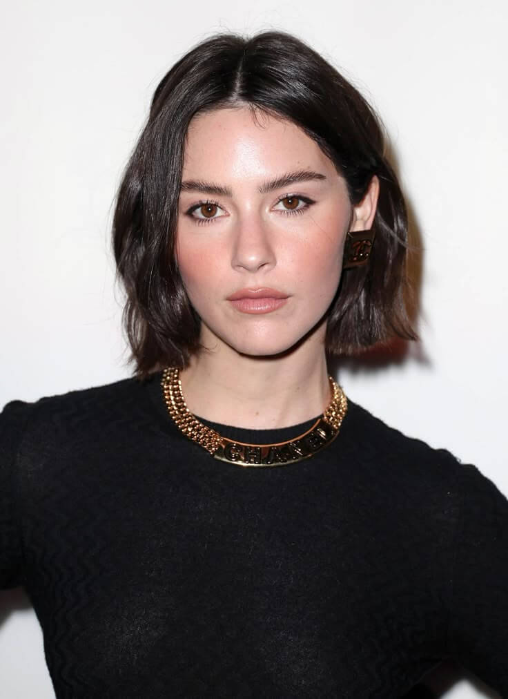 Sleek Straight Blunt Bob — Trendy Party Hair