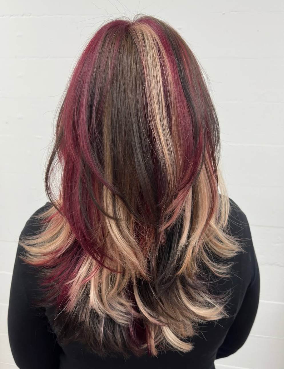 Mid-Back Dark With Burgundy Blonde Peekaboo Mid-Back Dark With Burgundy Blonde Peekaboo — Trendy Peekaboo Hair Color