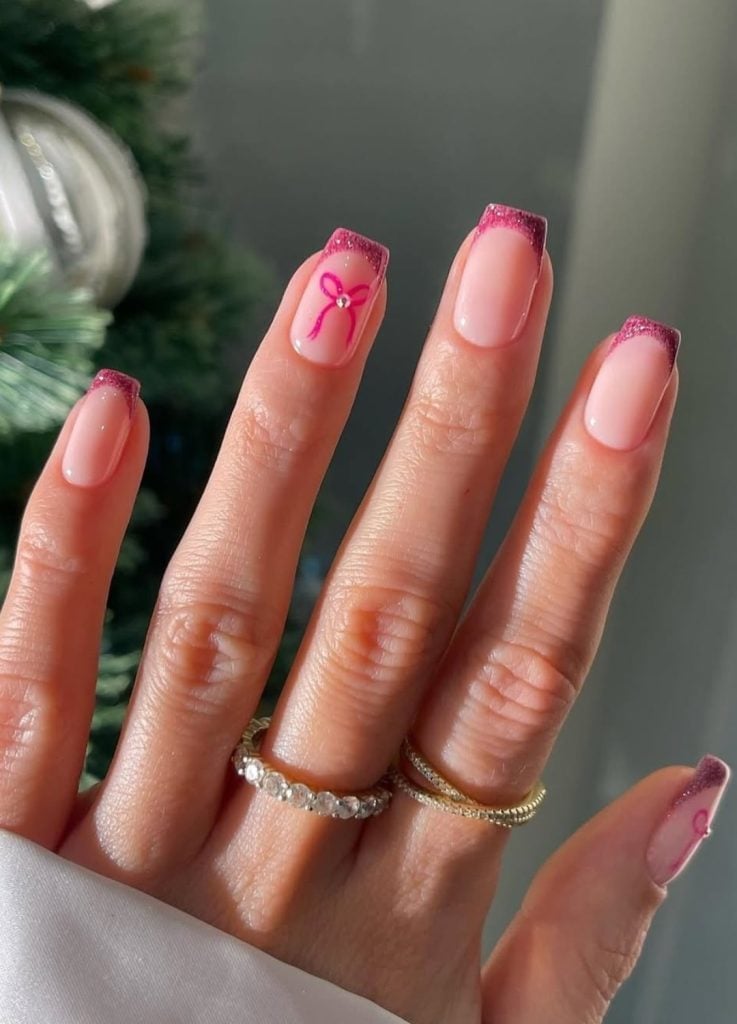 Short Square Glitter Pink French Tip With Bow — Trendy Pink Nails