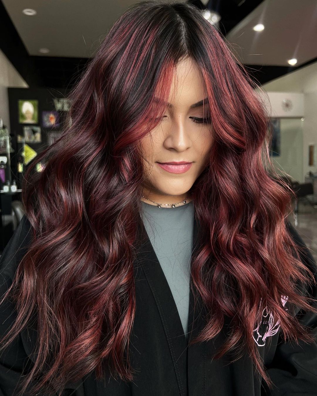 Collarbone Length Red with Blonde Highlights Collarbone Length Red with Blonde Highlights — Trendy Red Hair with Highlights