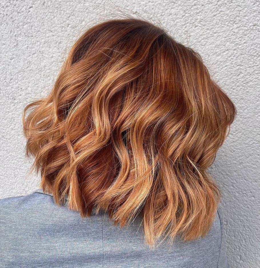 Shoulder Length Auburn Red with Blonde Highlights Shoulder Length Auburn Red with Blonde Highlights — Trendy Red Hair with Highlights