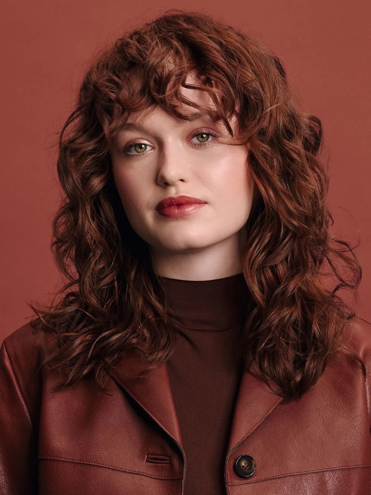 Auburn Red with Copper Highlights and Full Bangs Auburn Red with Copper Highlights and Full Bangs — Trendy Red Hair with Highlights