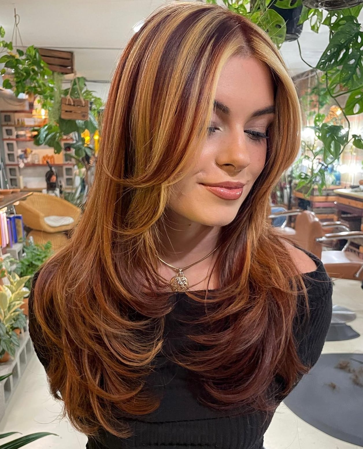 Auburn Red with Blonde Face-Framing Highlights Auburn Red with Blonde Face-Framing Highlights — Trendy Red Hair with Highlights