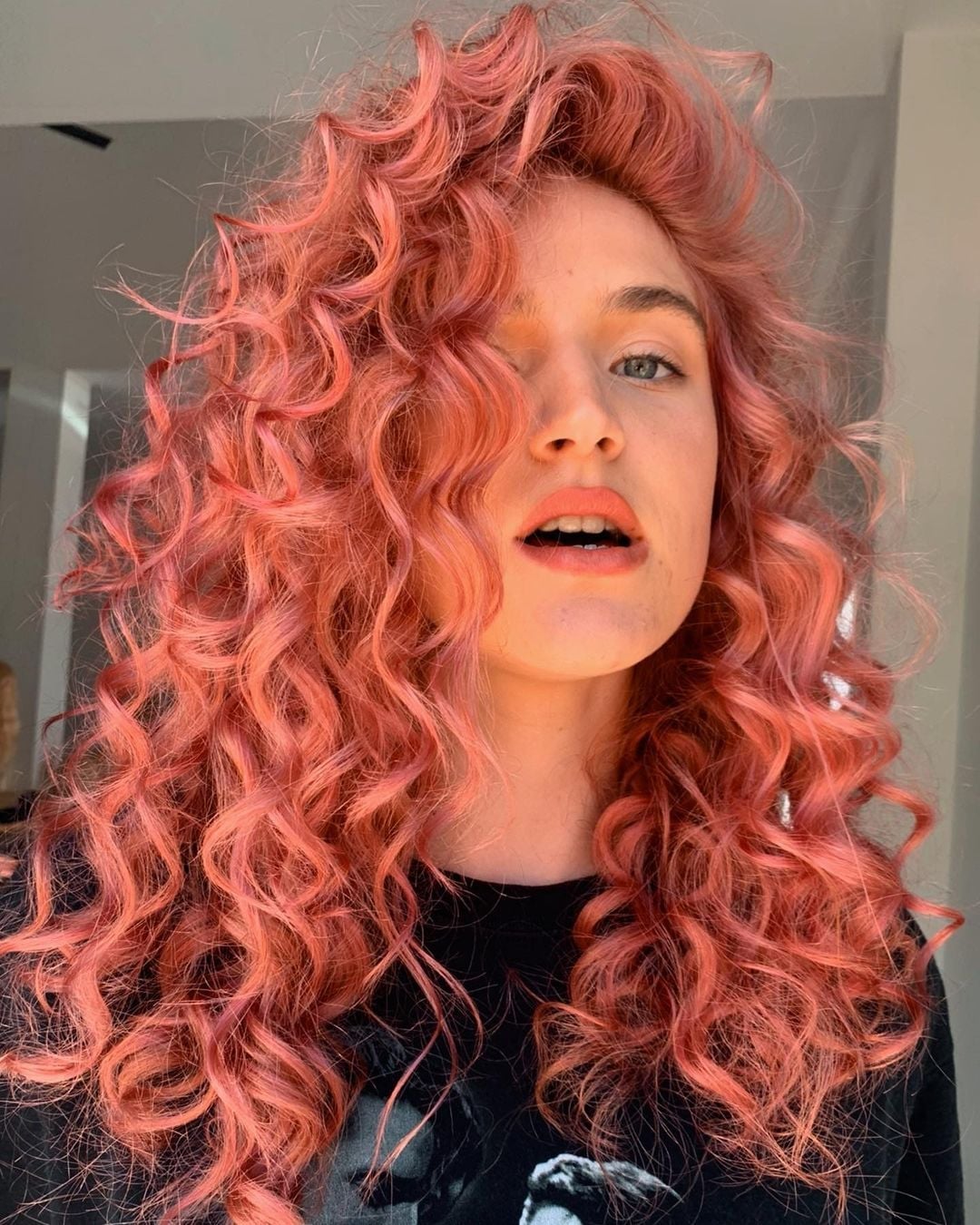 Long Thick Curly Hair In Bright Coral Red Long Thick Curly Hair In Bright Coral Red — Trendy Red Hairstyles