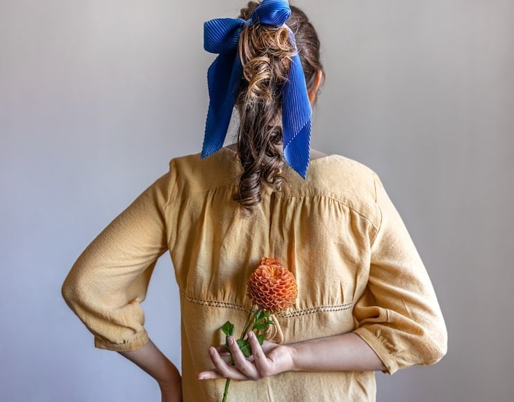 Mid-Back Ponytail With Blue Ribbon Curls — Trendy Ribbon Hair