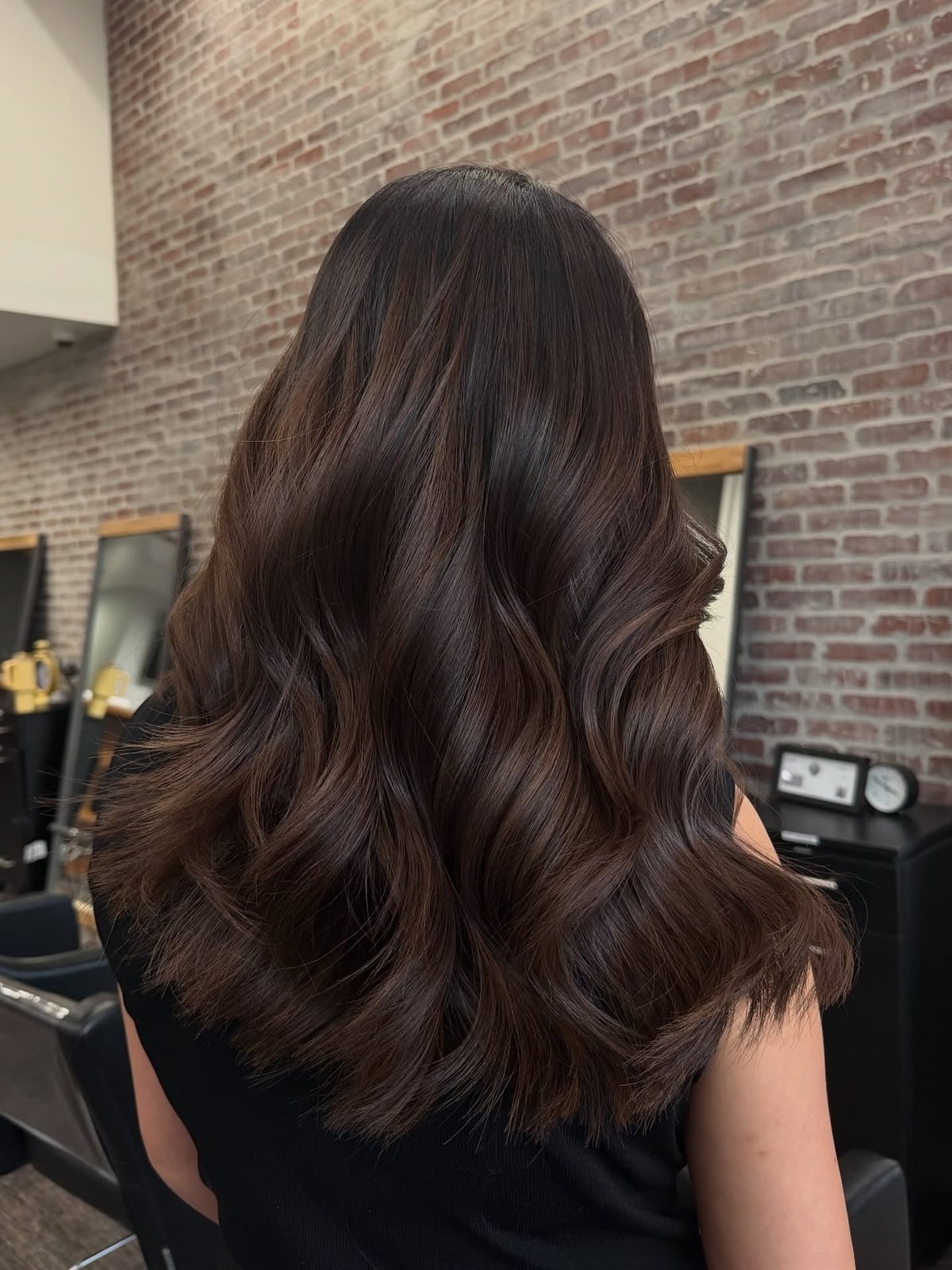 Mid-Back Espresso Brown With Loose Waves Mid-Back Espresso Brown With Loose Waves — Trendy Rich Brunette