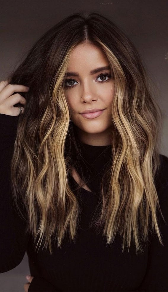 Rich Brunette With High Contrast Face Frame Rich Brunette With High Contrast Face Frame — Trendy Rich Brunette