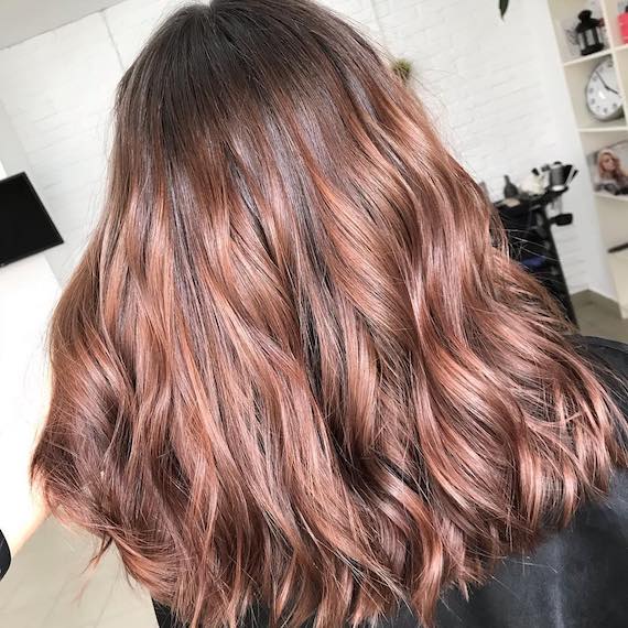 Collarbone Wavy Blowout In Rose Gold — Trendy Rose Gold Hair