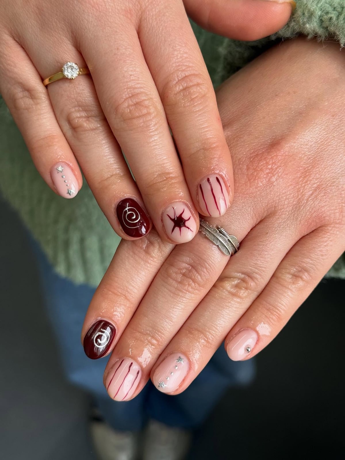 Mixed Motif Short Round Nails Mixed Motif Short Round Nails — Trendy Round Nails