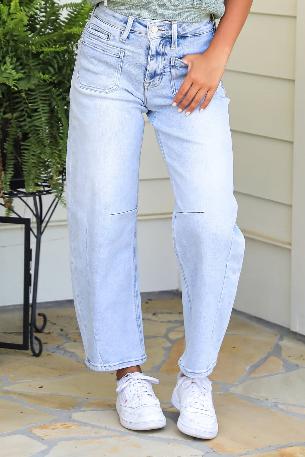 Light Wash Wide Leg Jeans with Visible Stitching Light Wash Wide Leg Jeans with Visible Stitching — Trendy School Outfits
