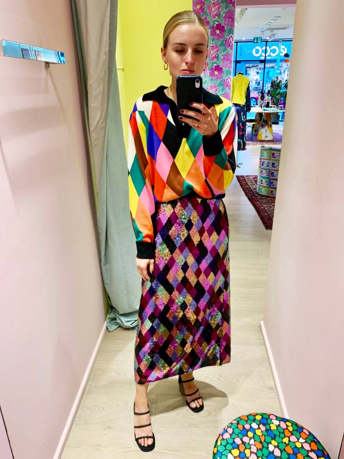 Multicolor Sequin Midi Skirt With Geometric Sweater Multicolor Sequin Midi Skirt With Geometric Sweater — Trendy Sequin Skirt Outfit